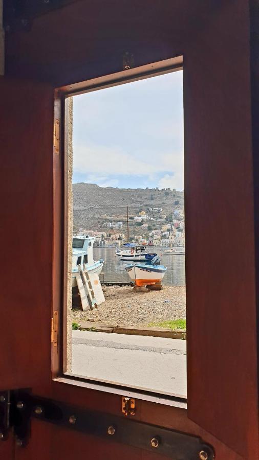 Traditional Seafront Apartment Сими Экстерьер фото