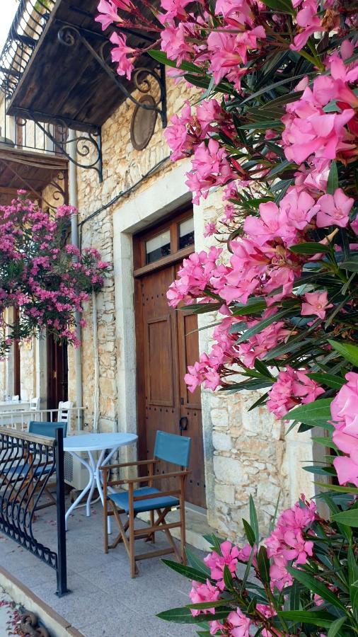 Traditional Seafront Apartment Сими Экстерьер фото
